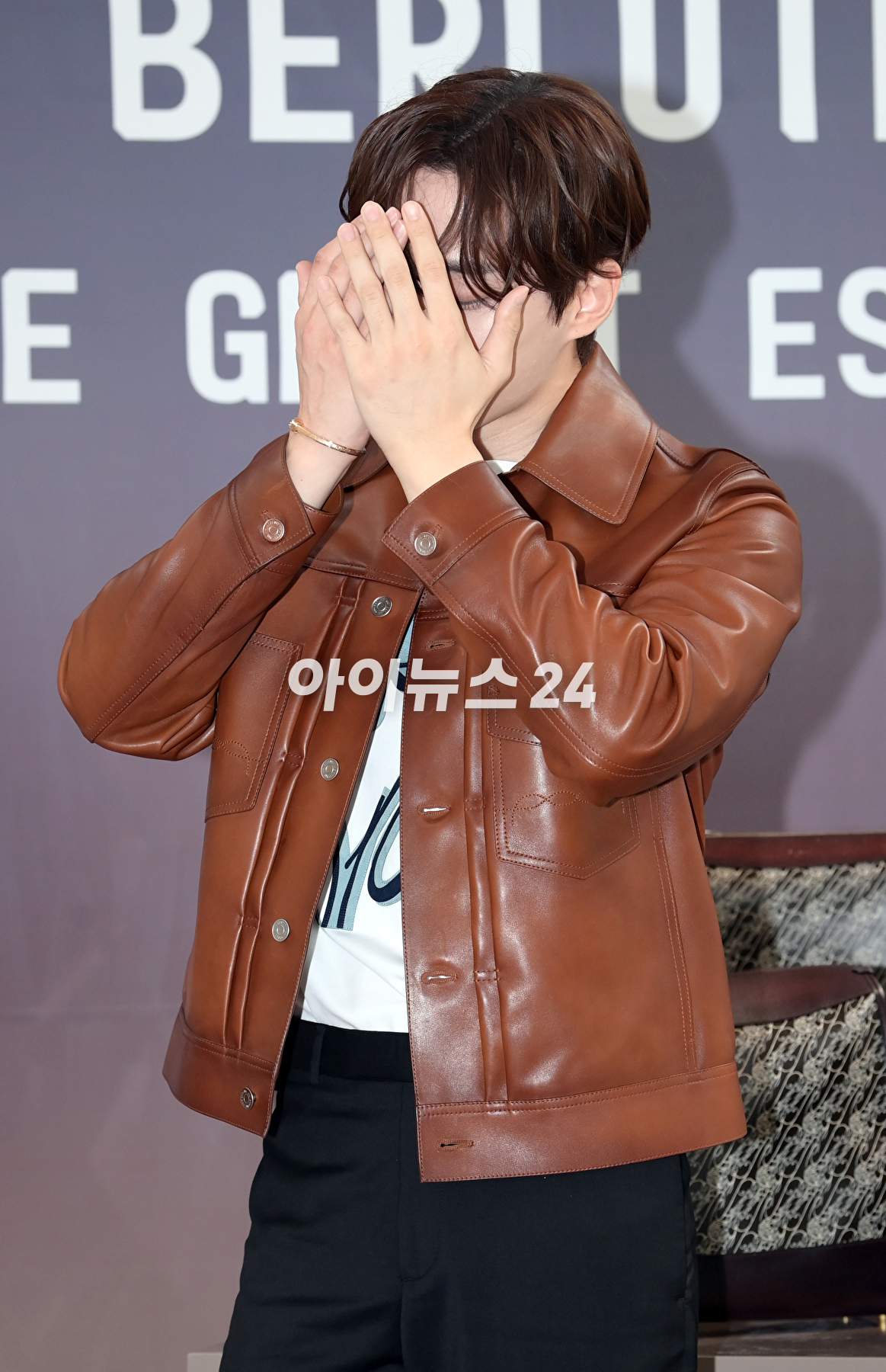 가수 겸 배우 이준호가 2일 오전 서울 성동구 성수동 비컨스튜디오에서 열린 벨루티(BERLUTI) FW23 프레스 프레젠테이션 포토콜 행사에 참석하고 있다. [사진=정소희 기자]