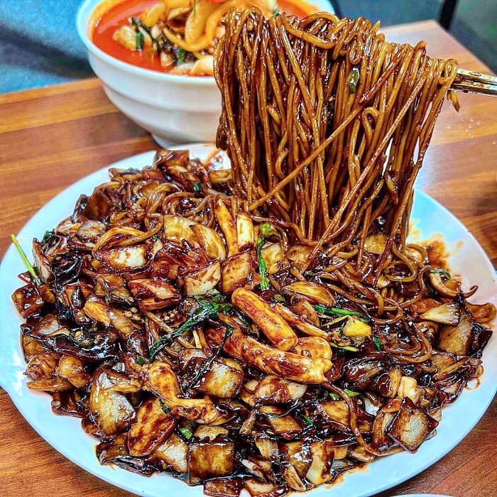 놀라운토요일 서울 경동시장 매운 우삼겹 쟁반짜장 맛집