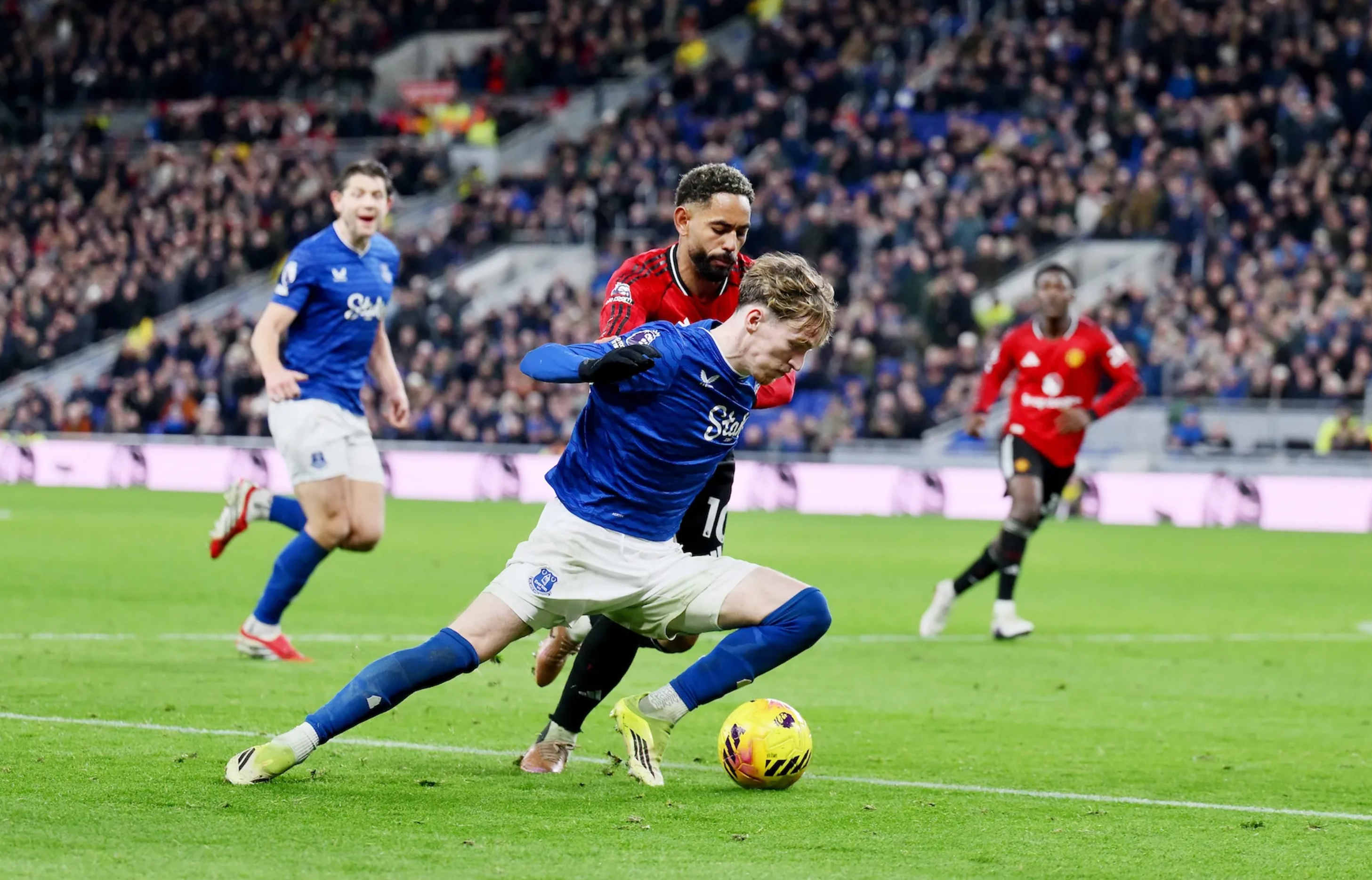 적극적으로 수비 가담에 나섰던 마테우스 쿠냐