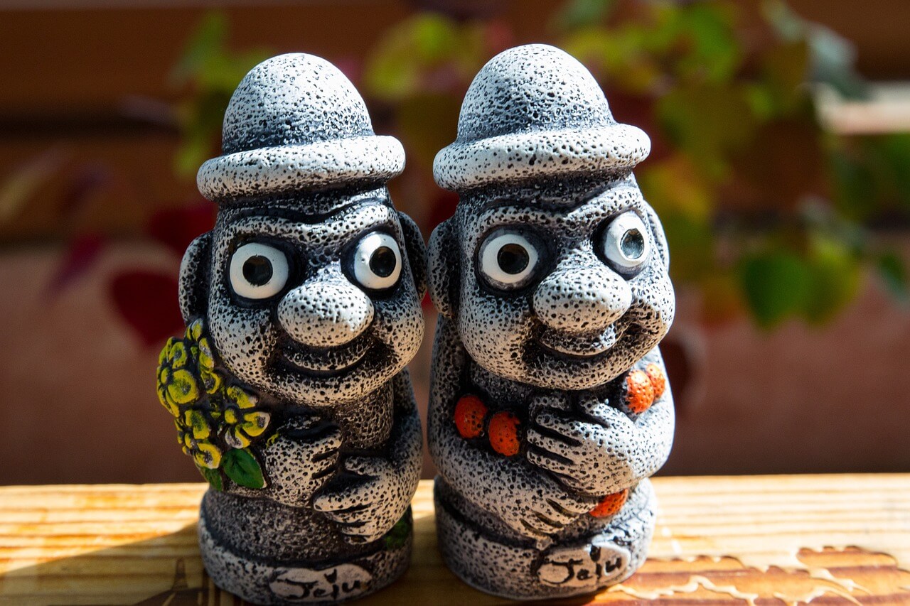 제주의 수호신, 돌하르방의 기원과 문화적 가치