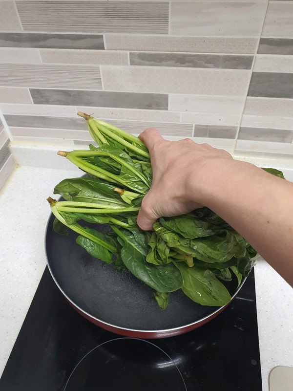 시금치 데치기