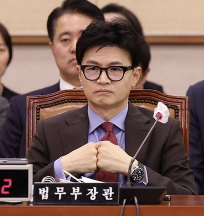 안경쓴-한동훈