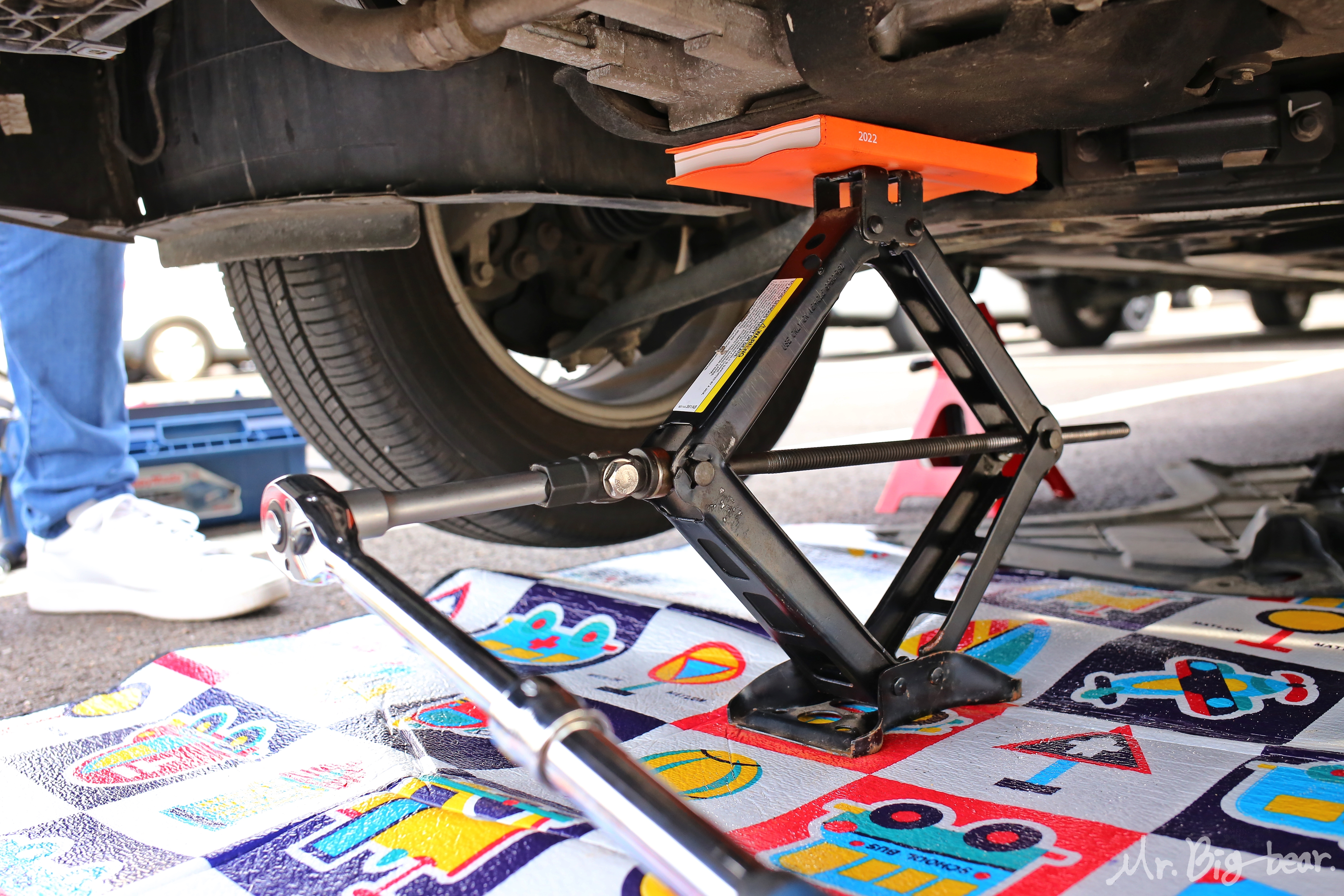 잭 어댑터로 차량 리프팅