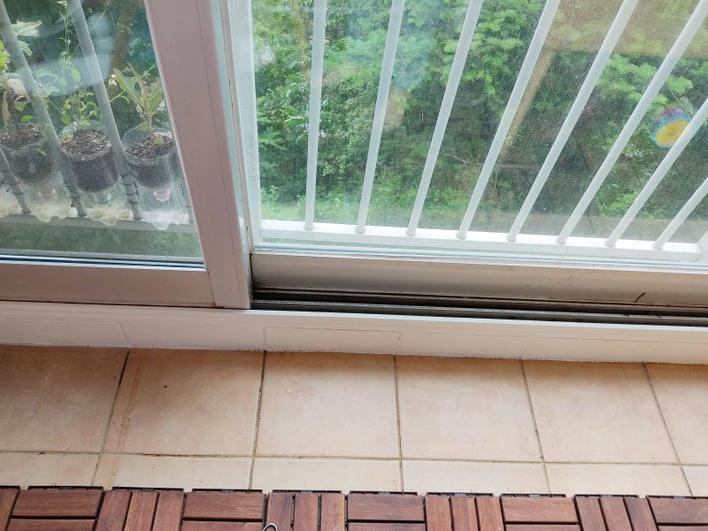 물티슈로 닦아 깔끔하게 마무리