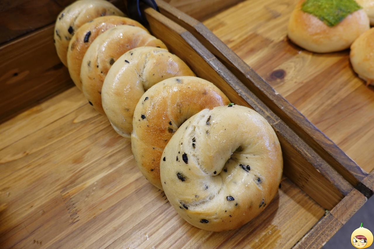 트러플올리브베이글