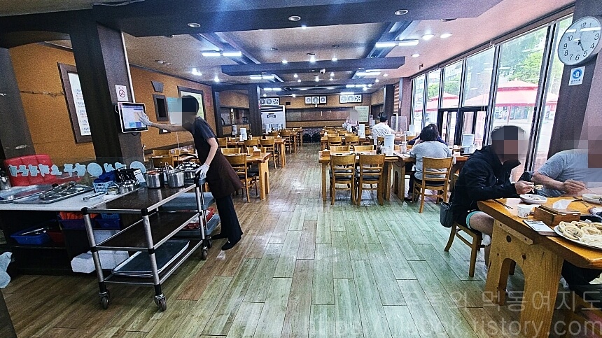 인천-학익동-개성손만두-내부-2