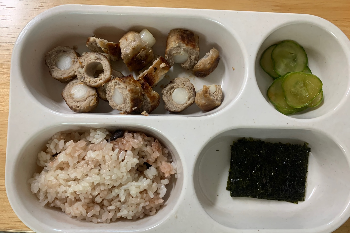 한살림 떡고기말이로 차린 식판식