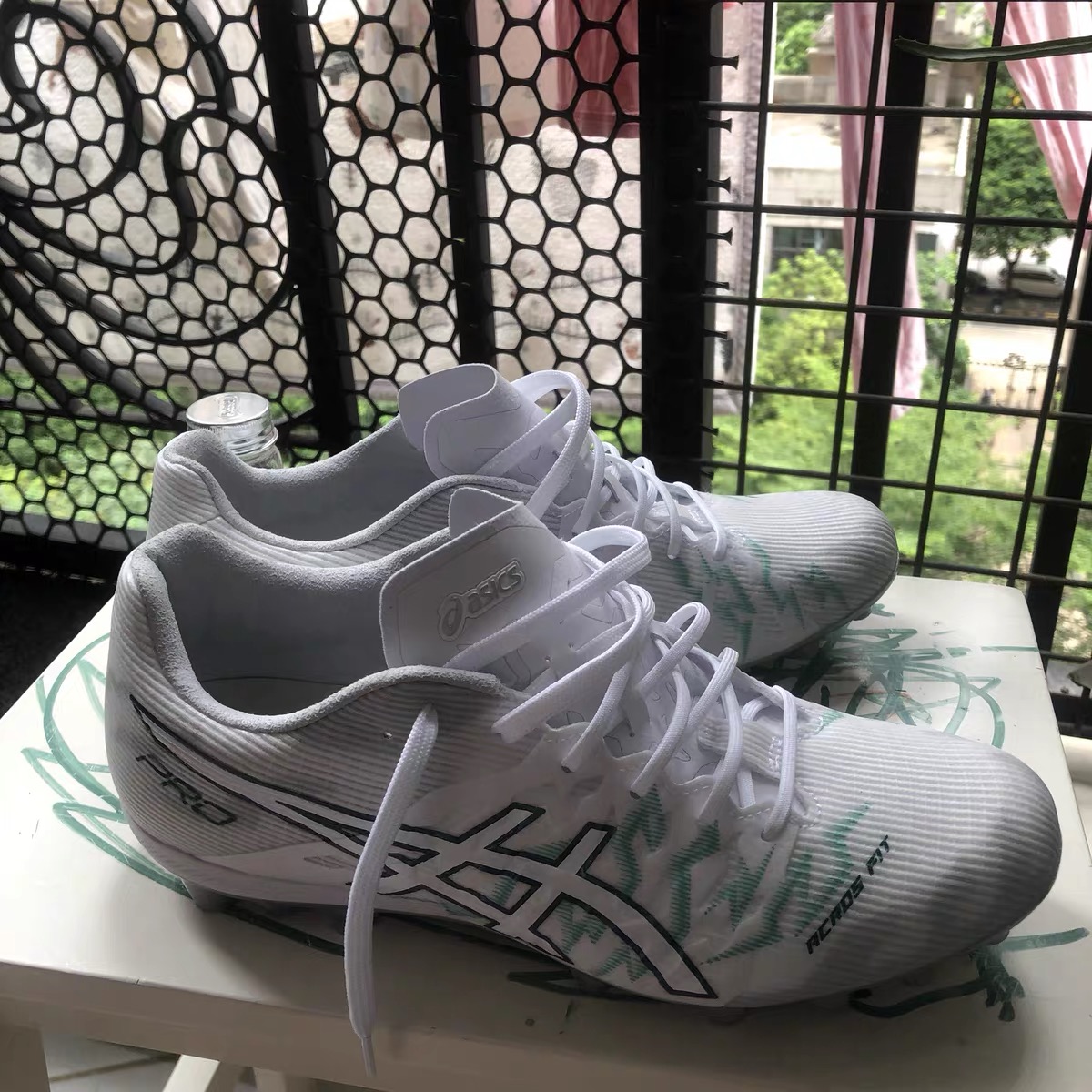 아식스 아크로스 3의 실물 사진 이미지