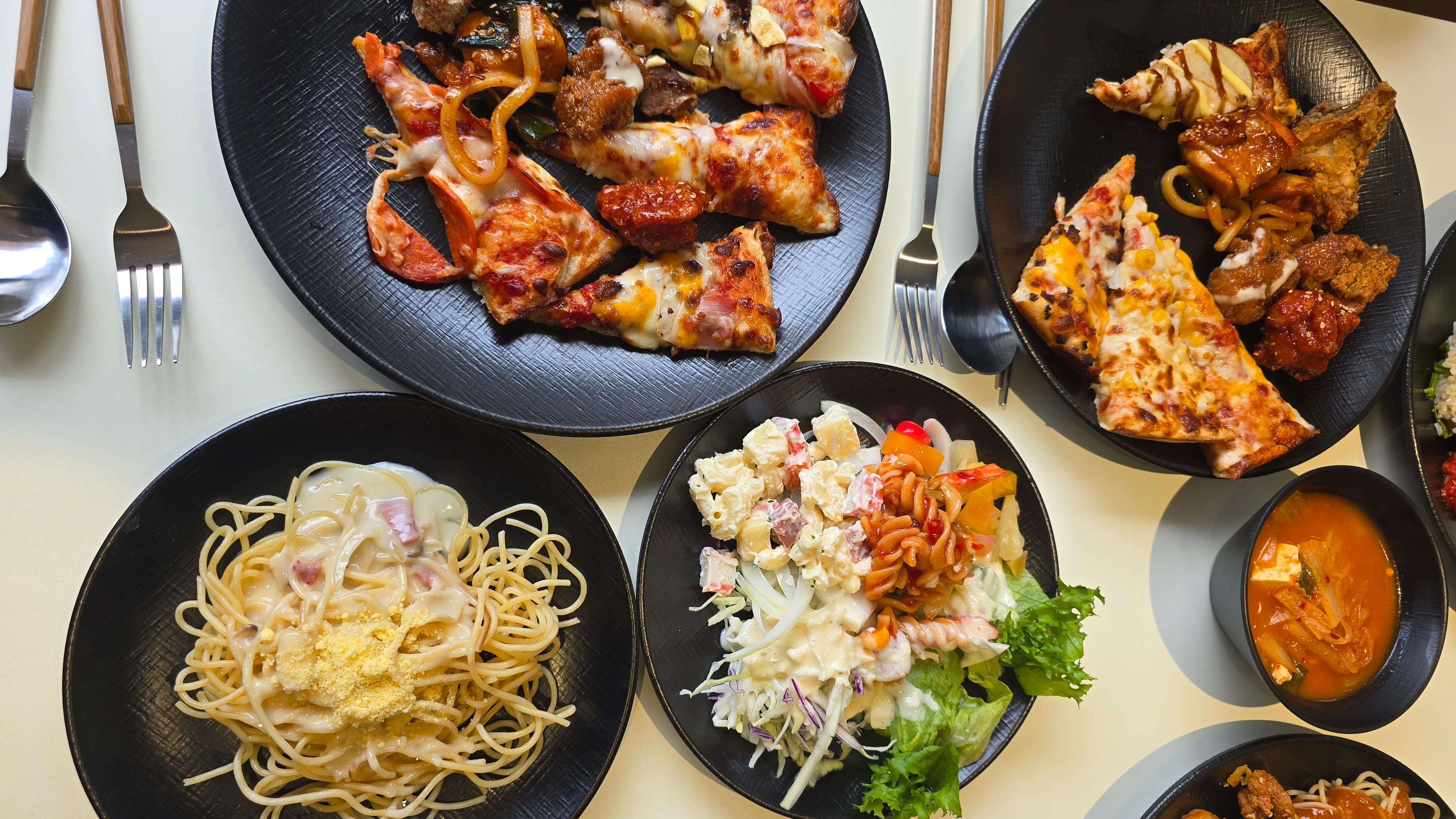 투가이즈 음식을 떠오면 이런 모습입니다