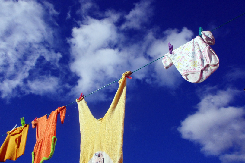 건조된 옷 이미지