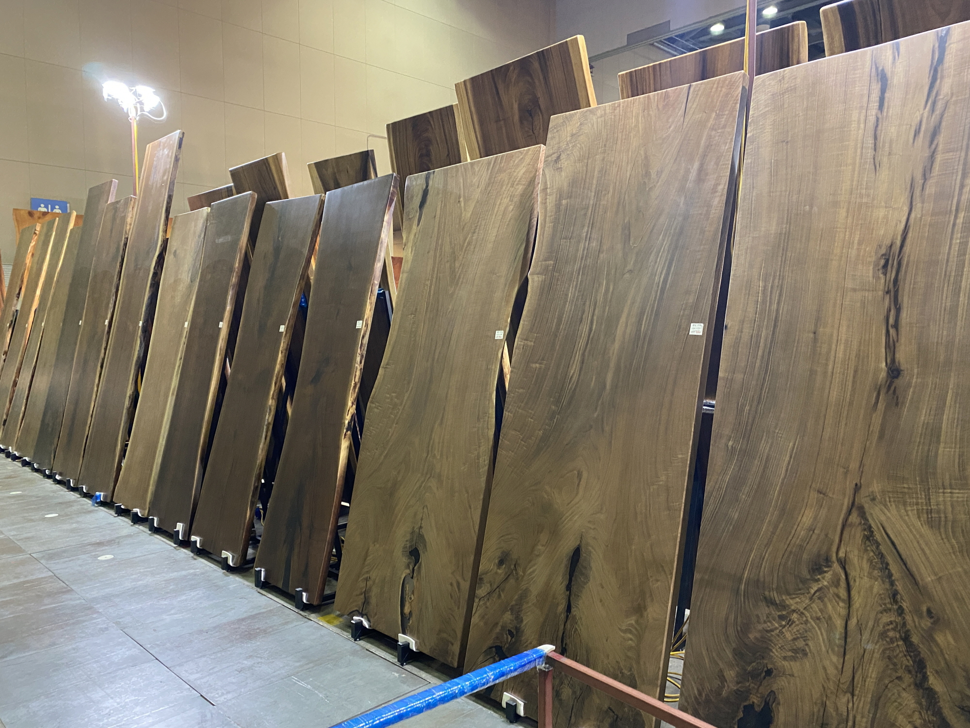 대양목재부스 목재상판들