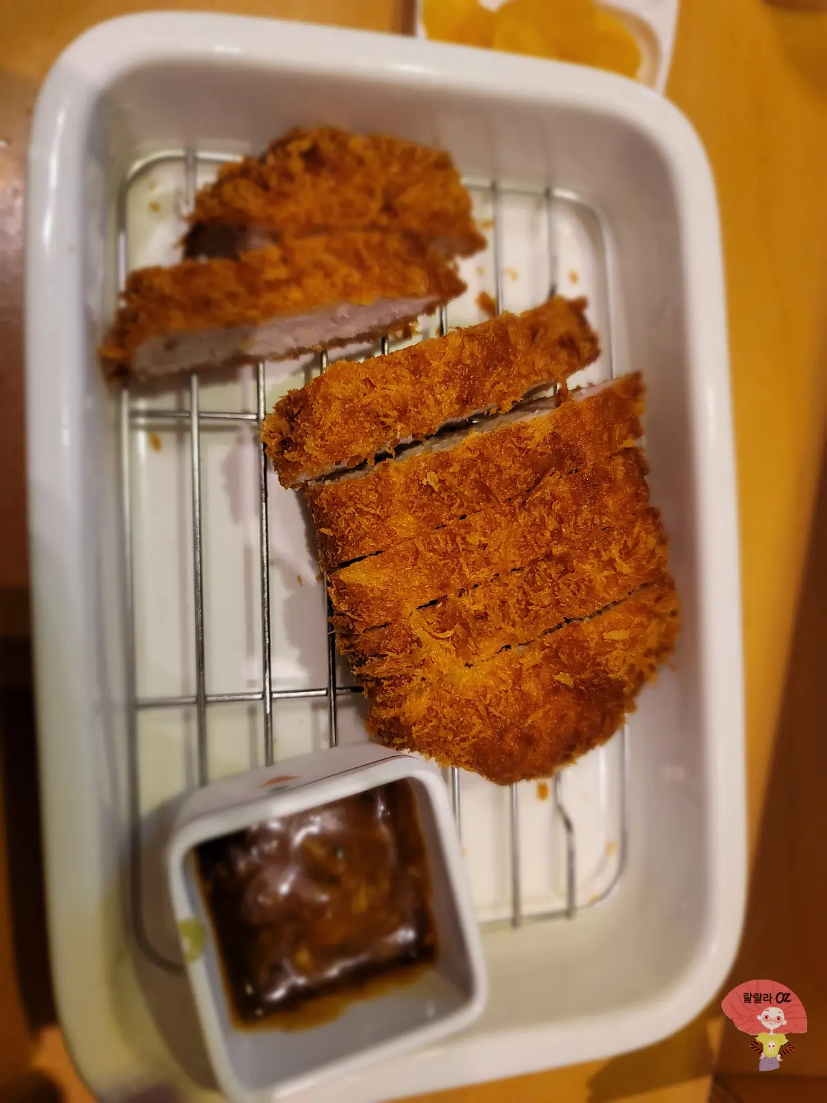 경기-구리시-맛집-우동-키노야-등심-돈카츠-한조각-잘라놓은-이미지