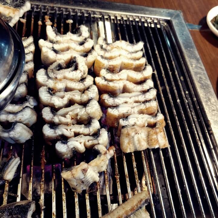 섬진강민물장어-익는중