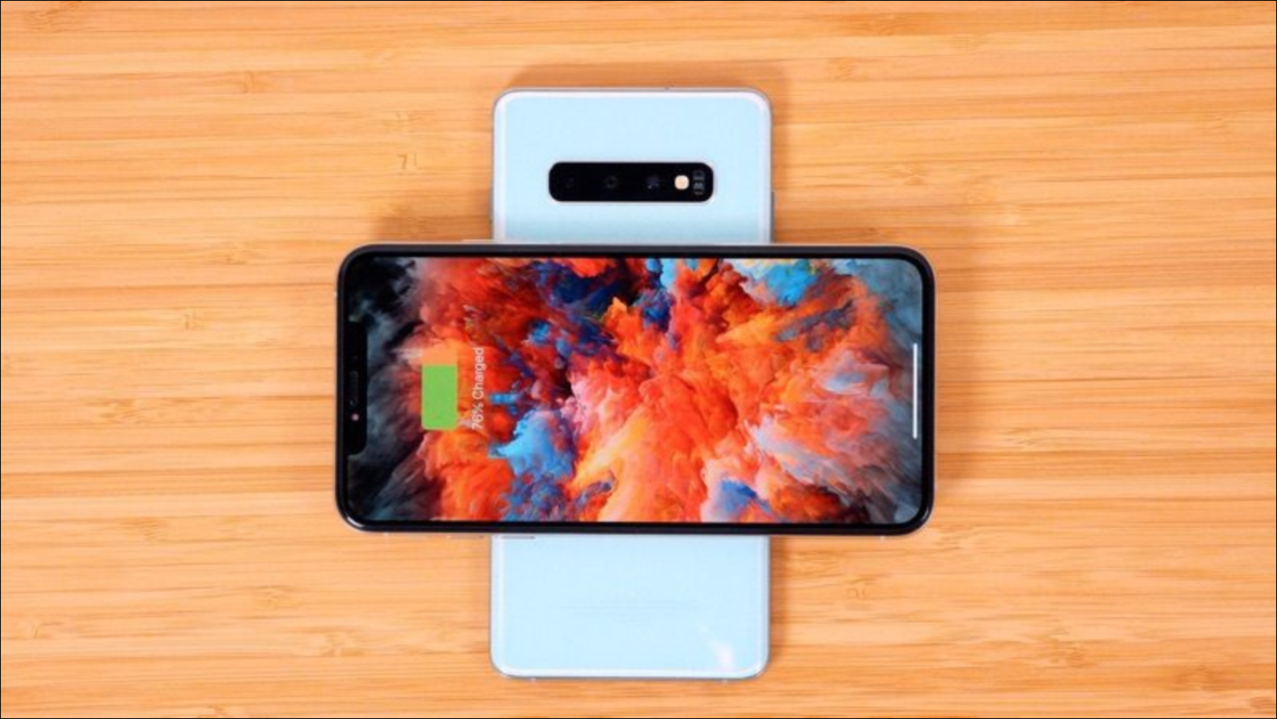 애플워치 충전과 스마트폰 무선충전 비교 이미지