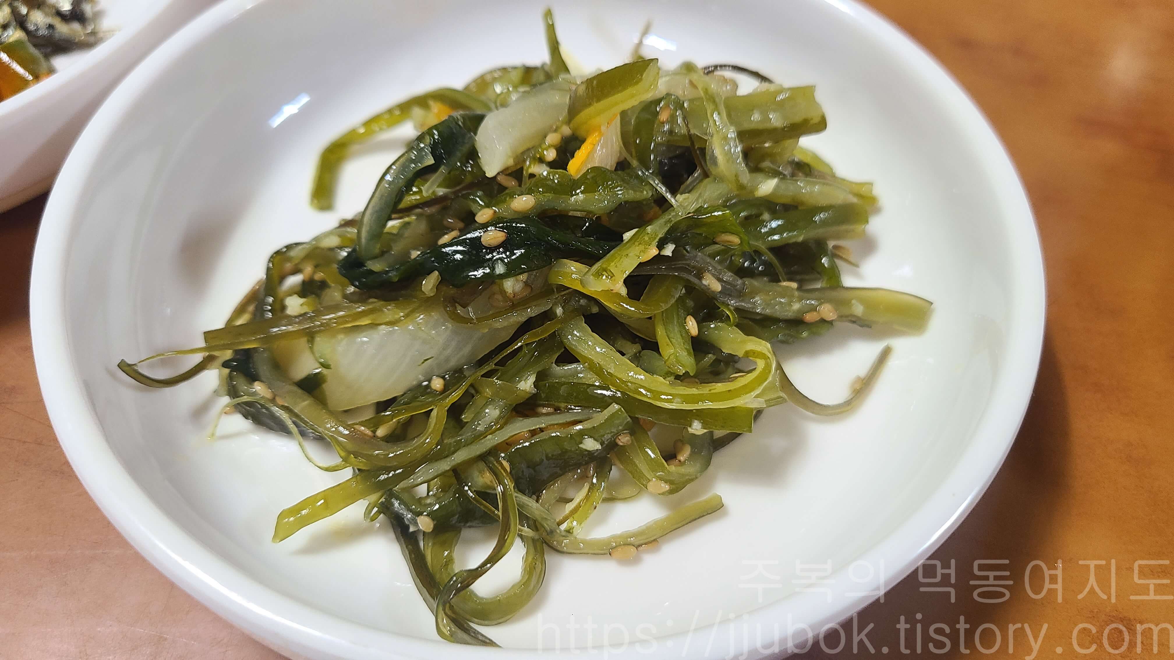 부흥기사식당-밑반찬-미역줄기볶음