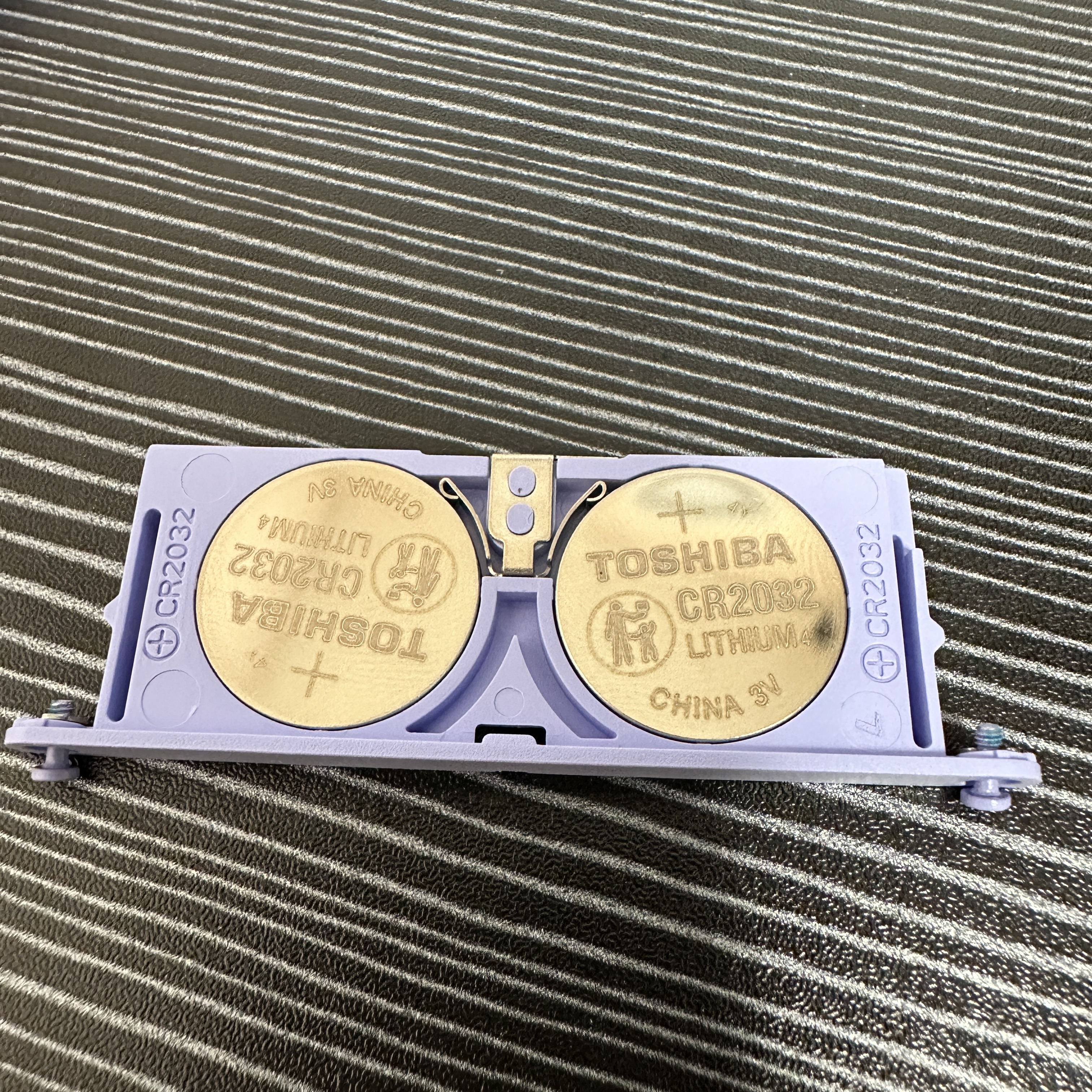 로지텍_키즈투고2_블루투스키보드_배터리교체