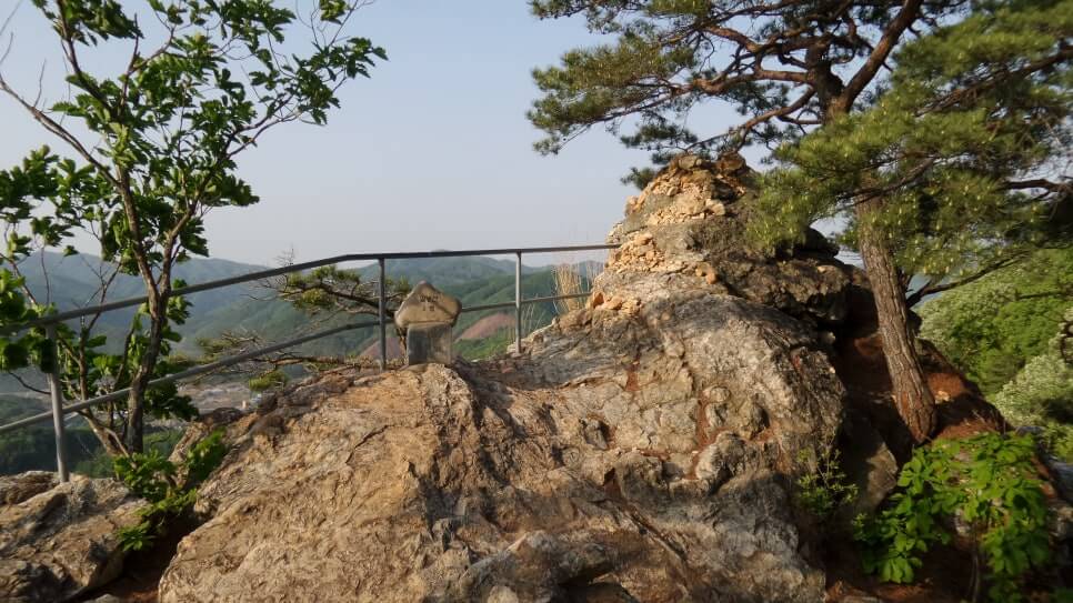 100대 명산 등산하기 서른아홉번째 홍천 팔봉산 바위 능선이 선물하는 짜릿한 풍경과 사계절 매력 탐험기