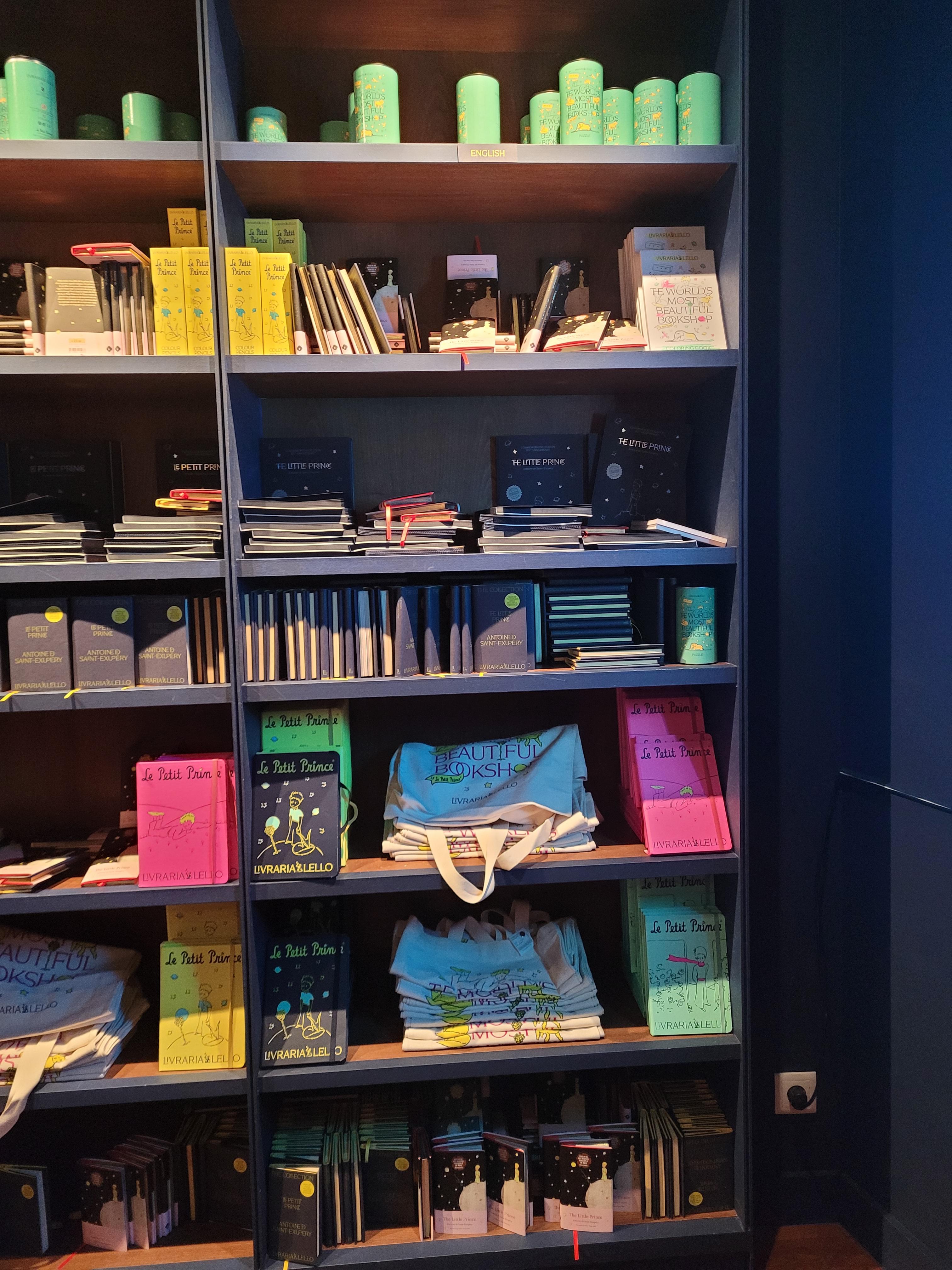 포르투 여행 선물 추천 - 렐루서점 어린왕자 책