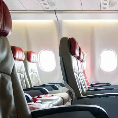 비행기 내부 승무원