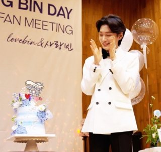 가수김용빈가수팬카패,나이,프로필,사주,음악,부모,할머니,아버지,펜카페,소속사,노래,고향