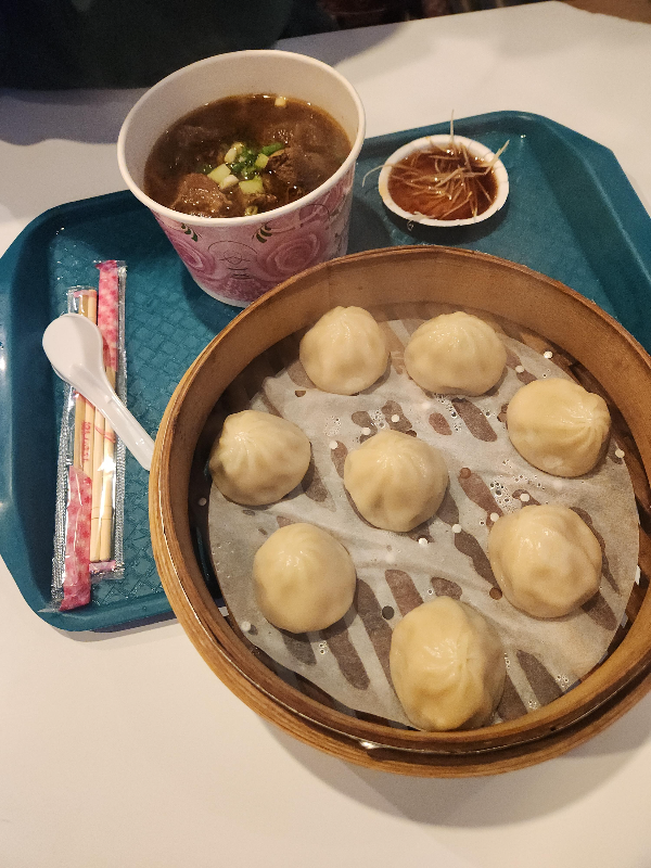 대만 지우펀: 야경과 맛집 및 숙소(윈저스 선라이트 한-구안,日光涵館民宿) 소개_우육면