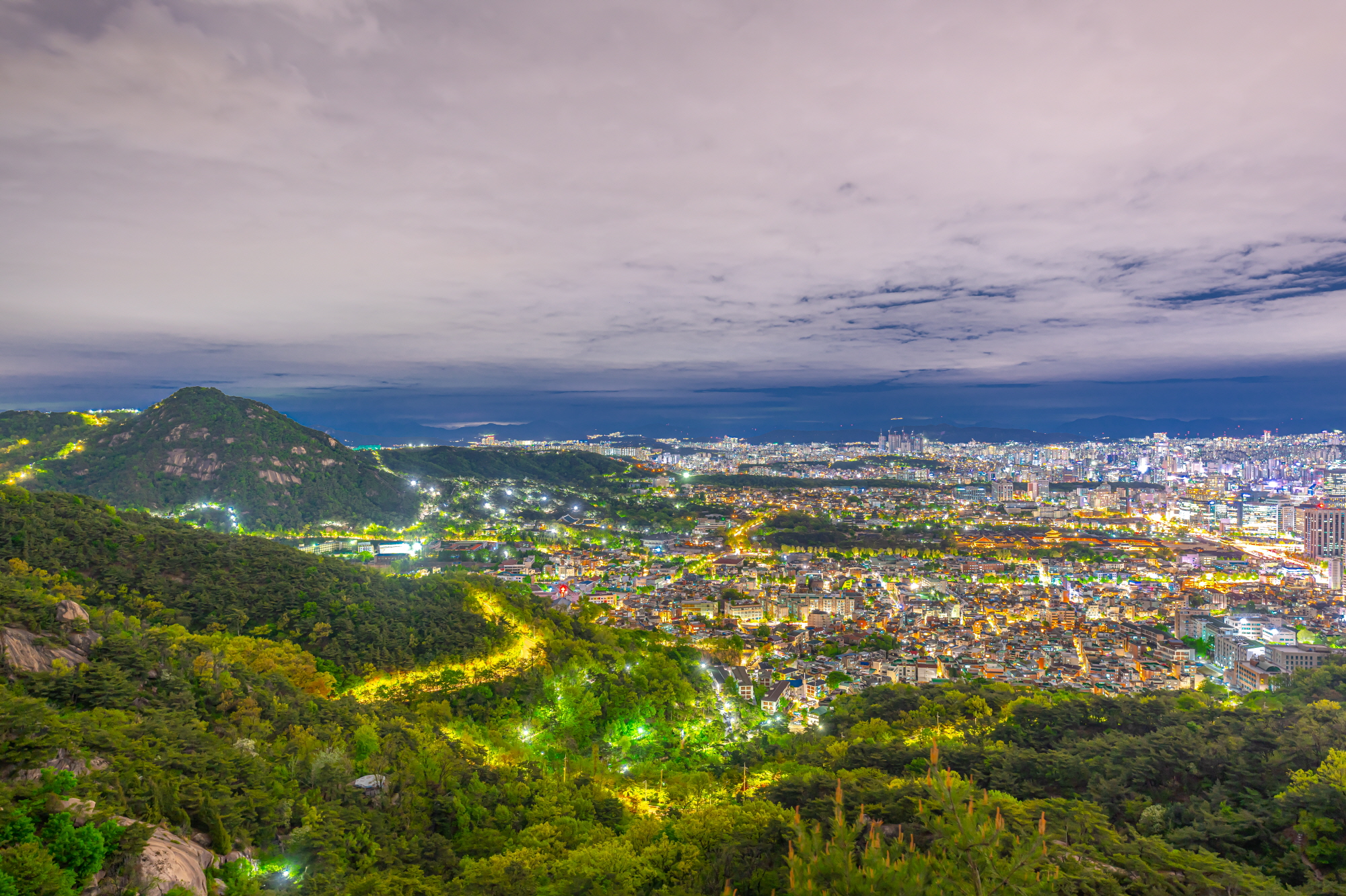 왼쪽 청와대, 경복궁, 광화문