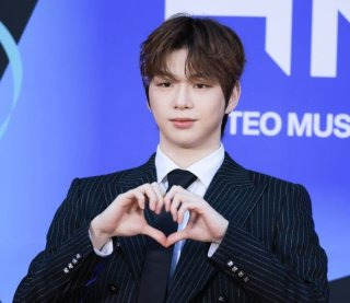 강다니엘 데뷔