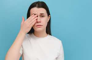 눈꺼풀의 까칠까칠한 원인