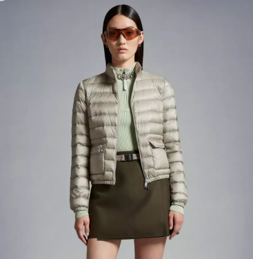 몽클레어 란스 라이트 그레이 색상