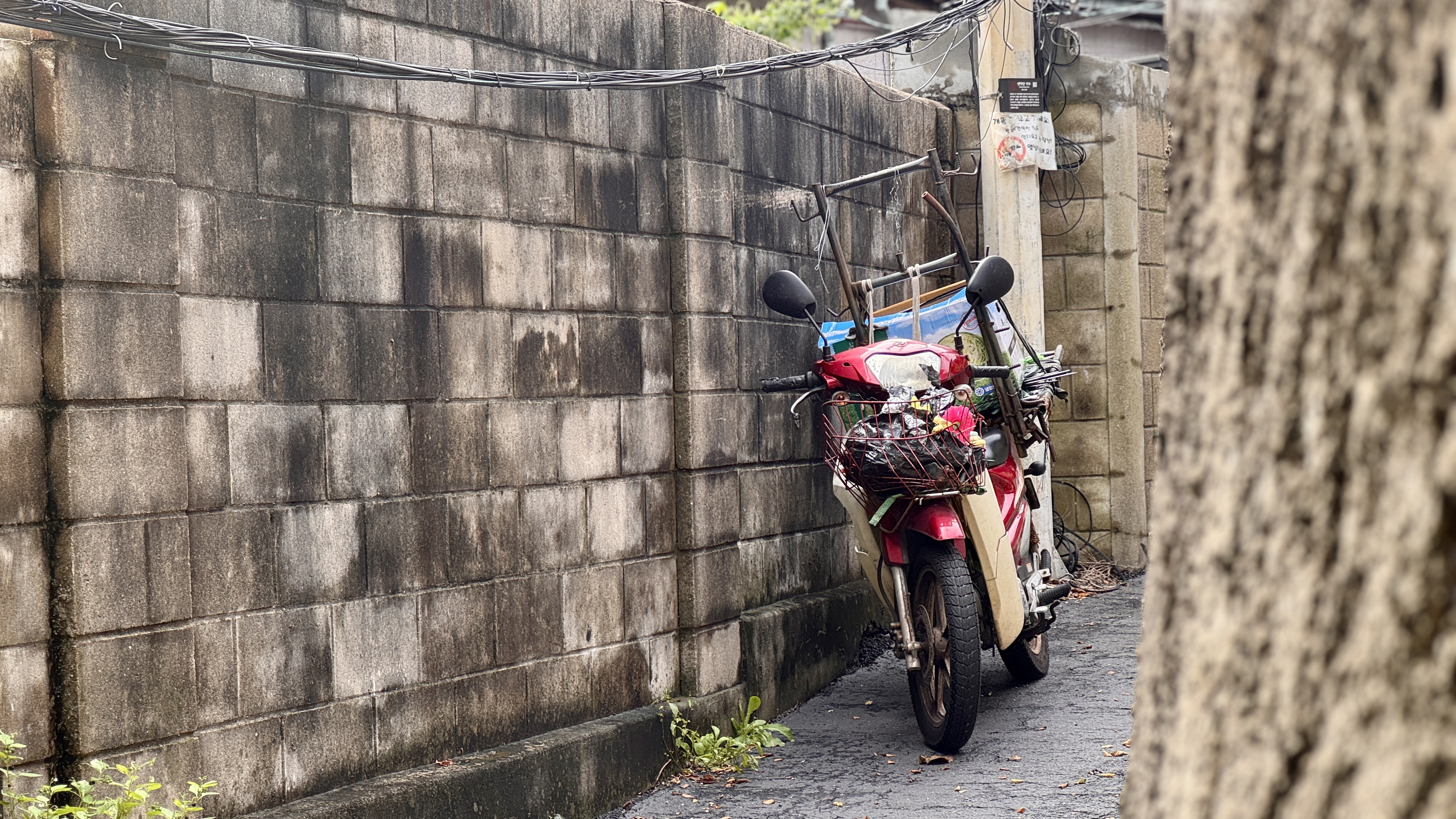 삼청동 골목 오토바이
