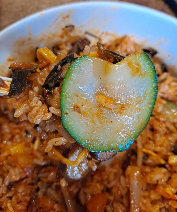 편의점 비빔밥 한 숟가락