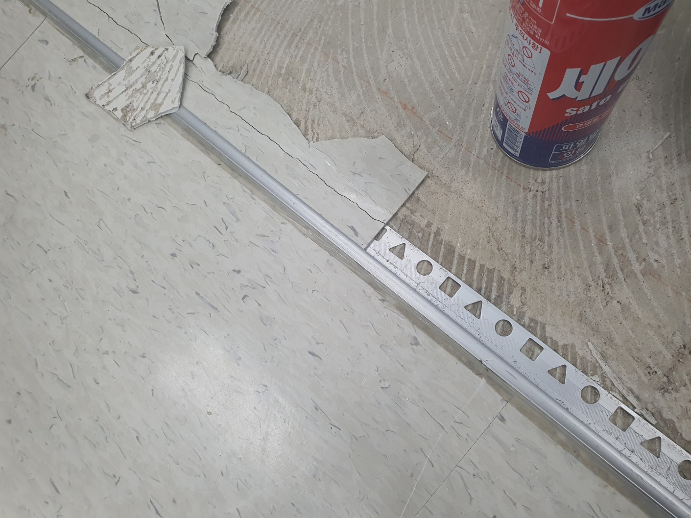 데코타일 하자 사례