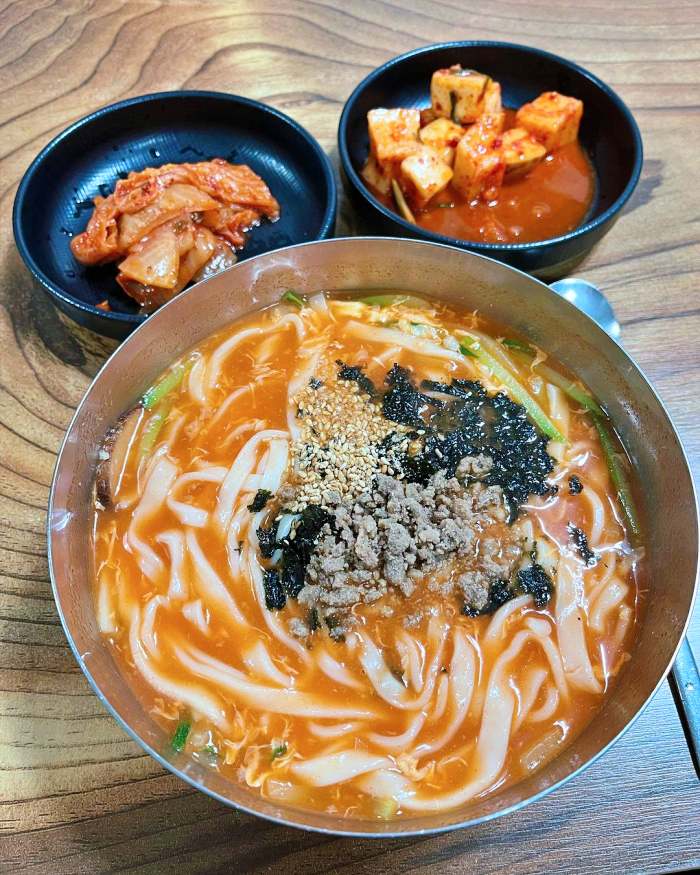 김창옥 전참시 윤두준 줄서는 칼국수집 장칼국수 강릉 맛집