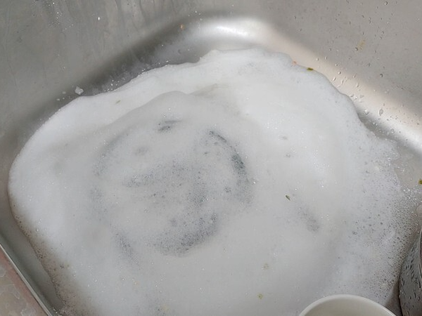 여름철 하수구 냄새 소다와 식초