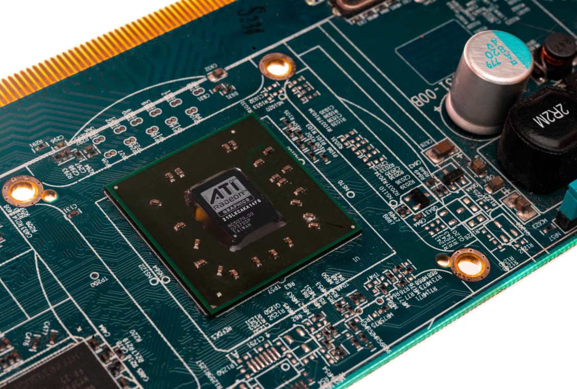 GPU 아키텍처의 발전과 성능 변화 (쿠다코어, 다이사이즈, 공정)