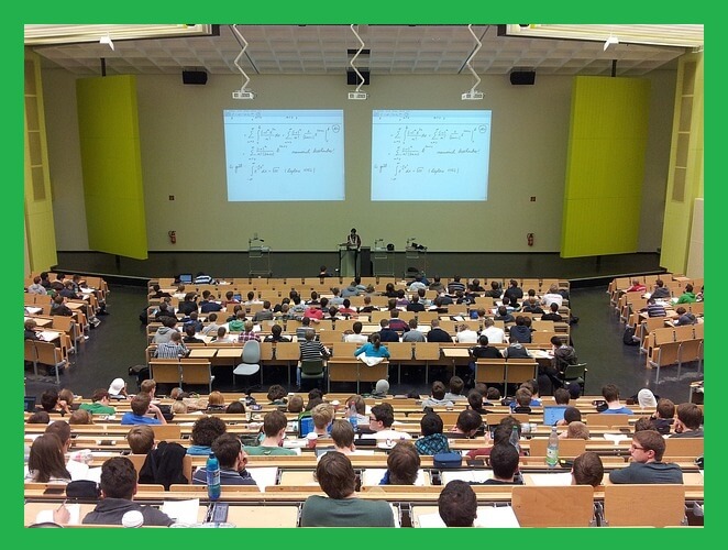 대학교-강의실-전경