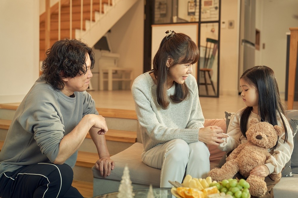 도그-데이즈-김윤진-정성화-스틸컷