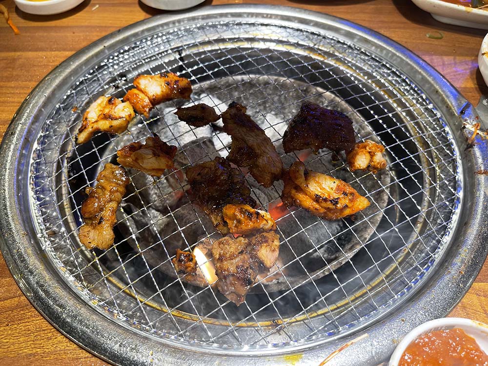 고기싸롱 금촌로터리점 양념고기 구이