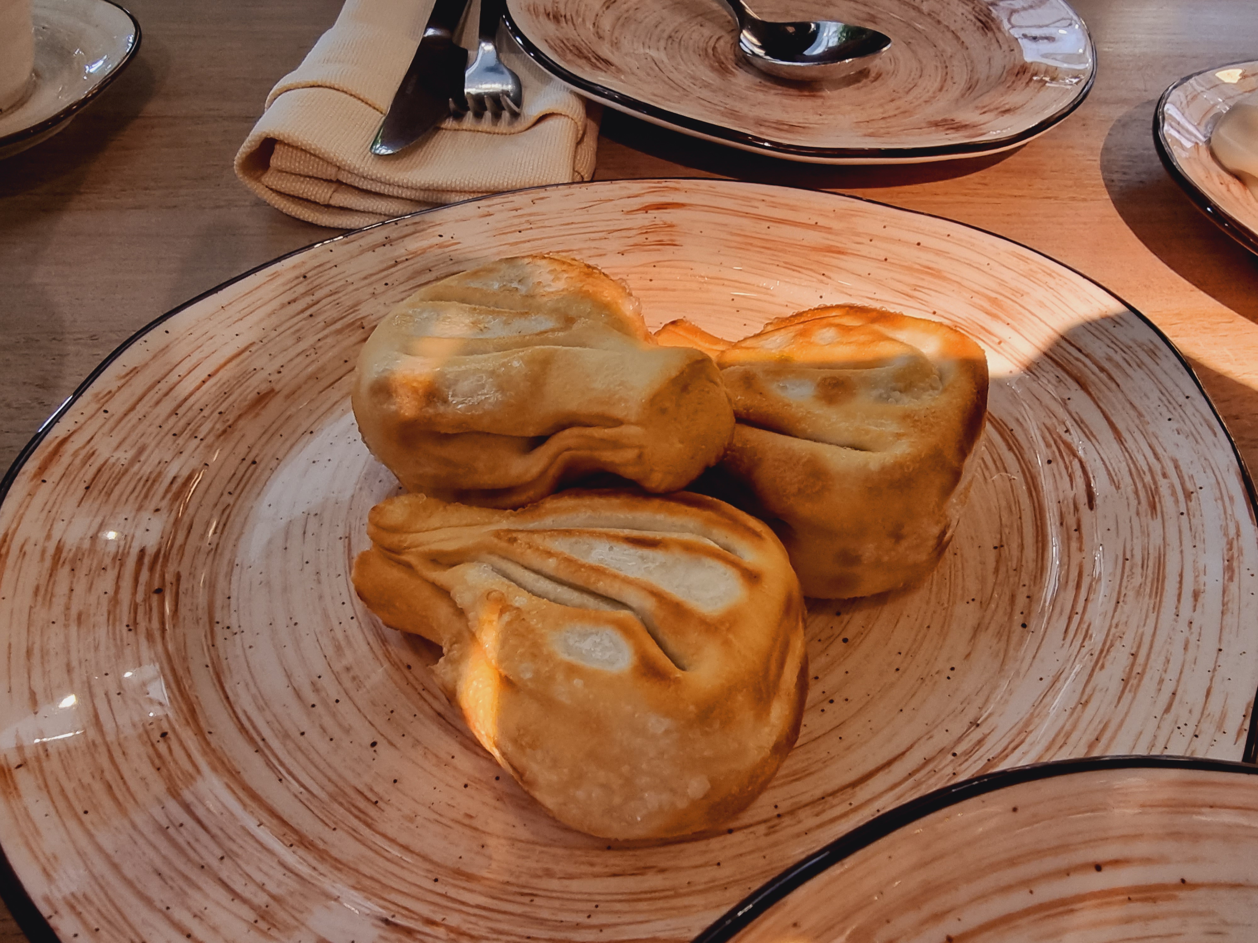 킨깔리(군만두)