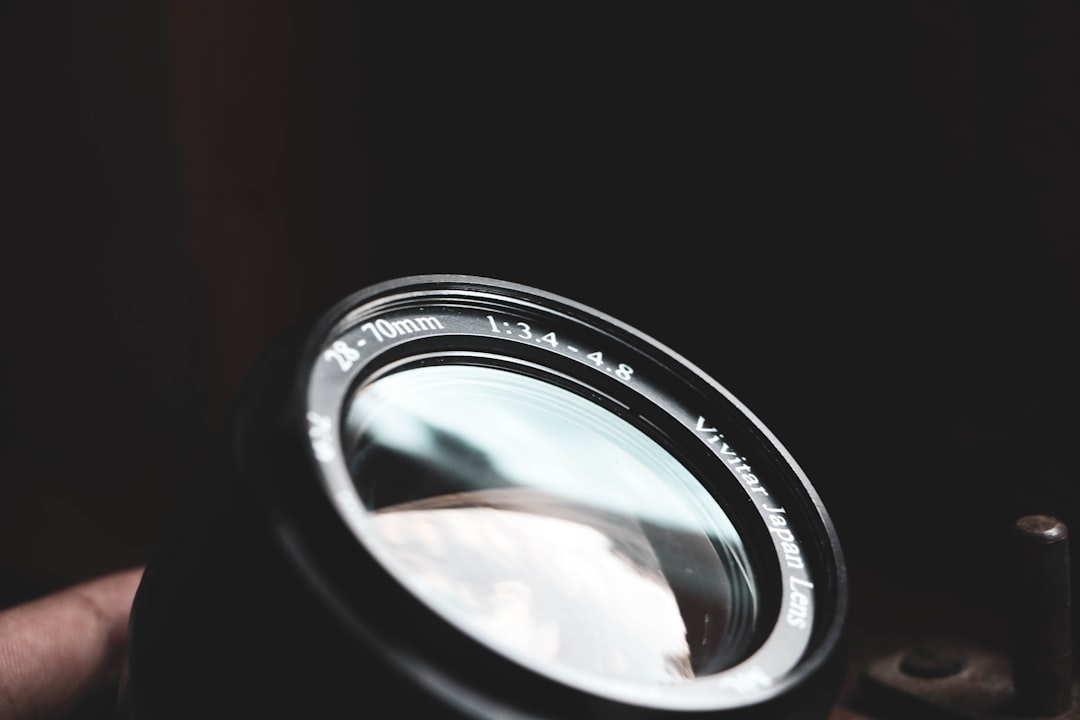 Macular.