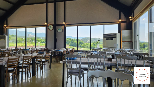 상화오리-가게 내부