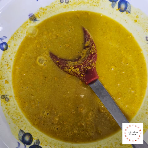 카레분말 찬물에 골고루 풀어주기