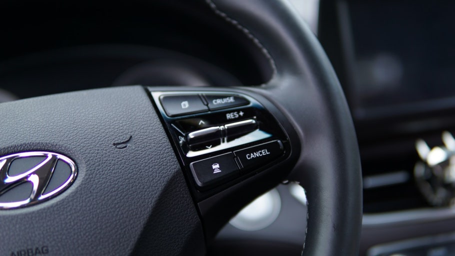 반자동주행장치, 어댑티브 크루즈 컨트롤(ACC) 장단점과 숨겨진 위험성 총정리 관련 사진