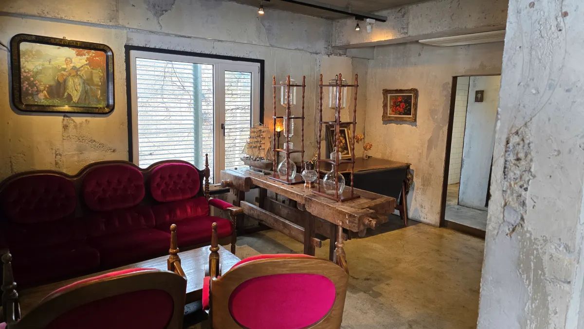 2층 룸 중의 한 룸의 모습