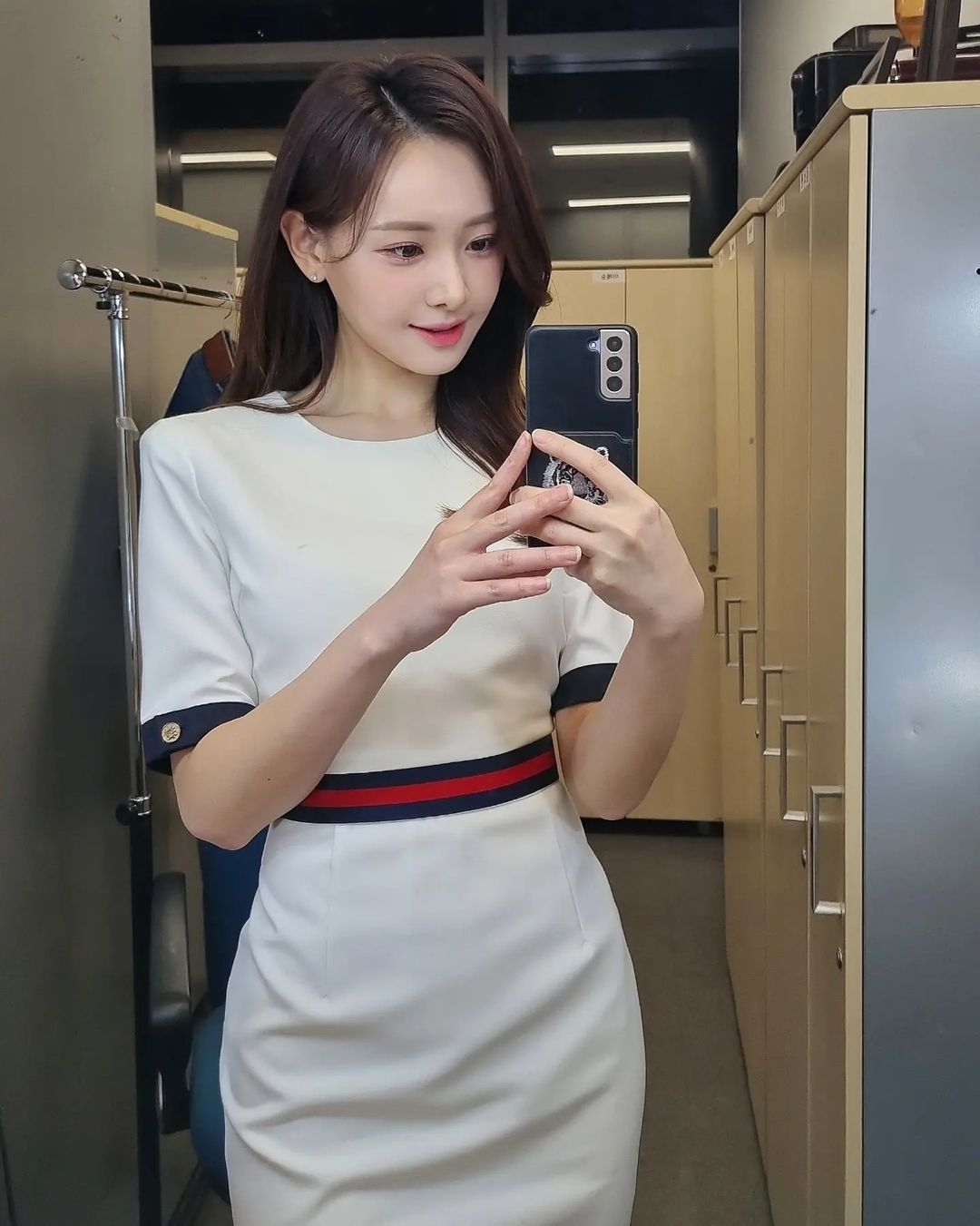 김다영 아나운서 4월 패션 모음집