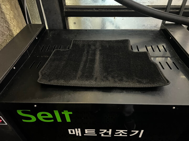 12 셀프세차-매트세척-후-말리기1