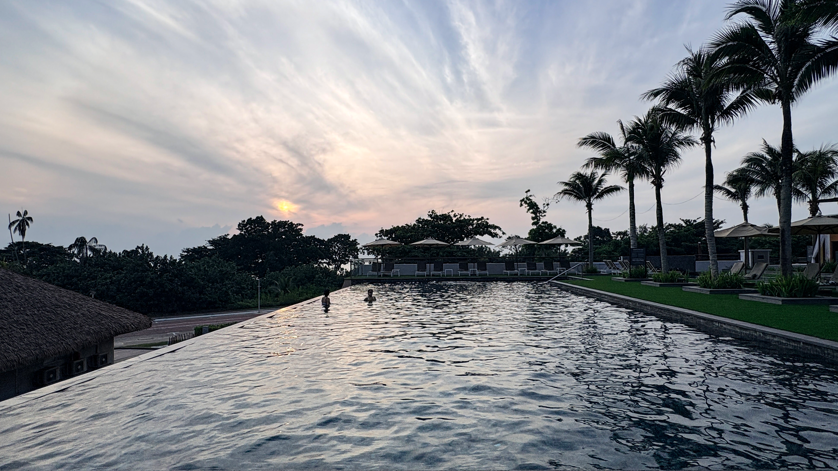 더 웨스틴 데사루 코스트 리조트(The Westin Desaru Coast Resort) 인피니티풀