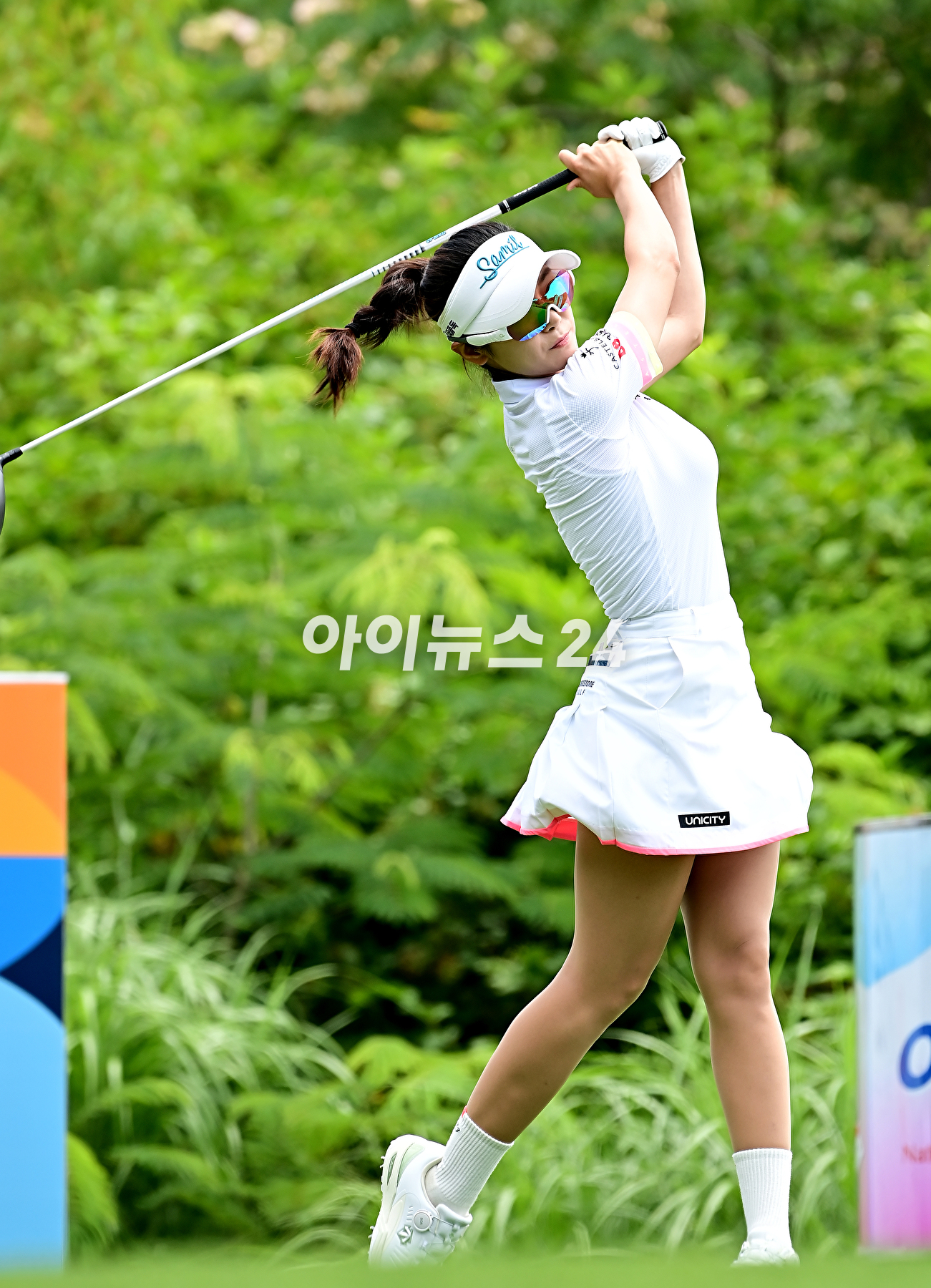 안소현이 7일 경기도 포천에 위치한 대유몽베르 컨트리클럽(파72ㅣ6,590야드)에서 '대유위니아 MBN여자오픈'(총상금 10억 원, 우승상금 1억 8,000만 원) 1라운드에서 티샷을 하고 있다. [사진=곽영래 기자]