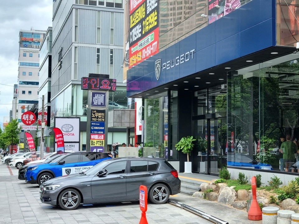 대구 푸조 전시장입니다.
