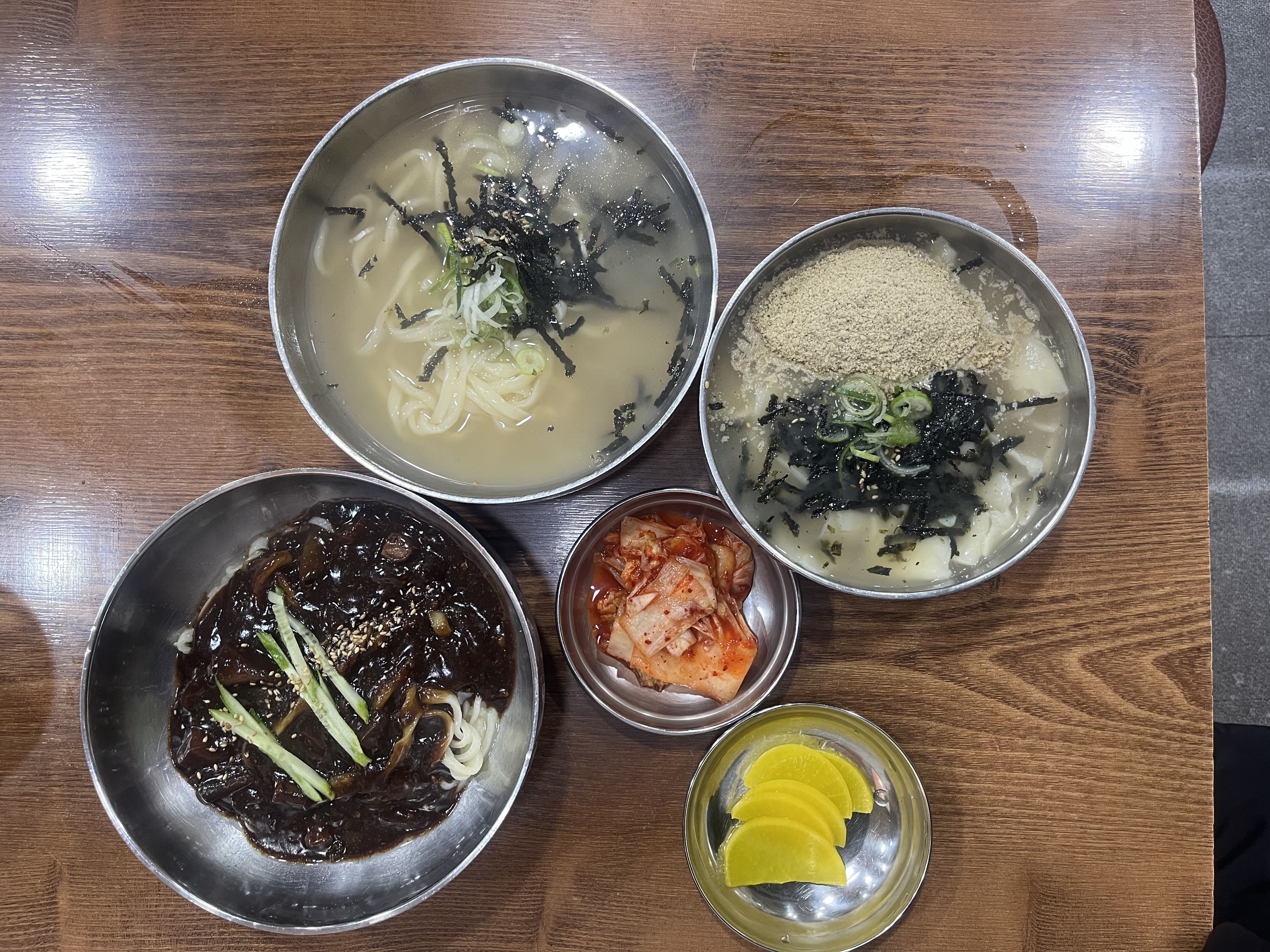 손칼국수, 들꺠손칼국수, 옛날손짜장